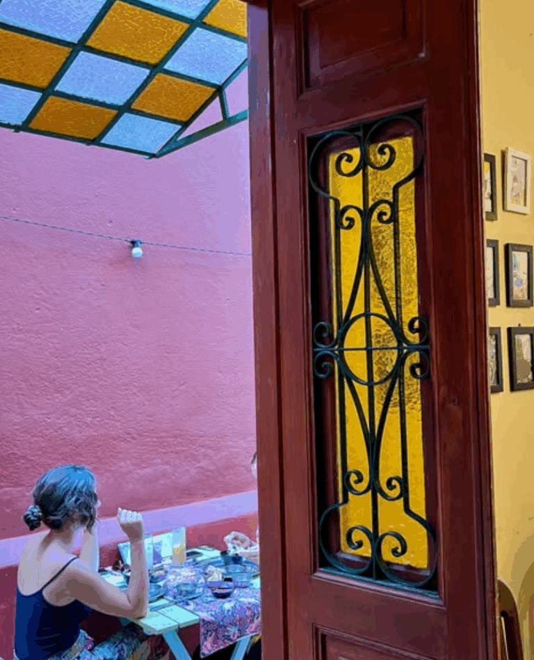 Hojetemcurry7 768x948