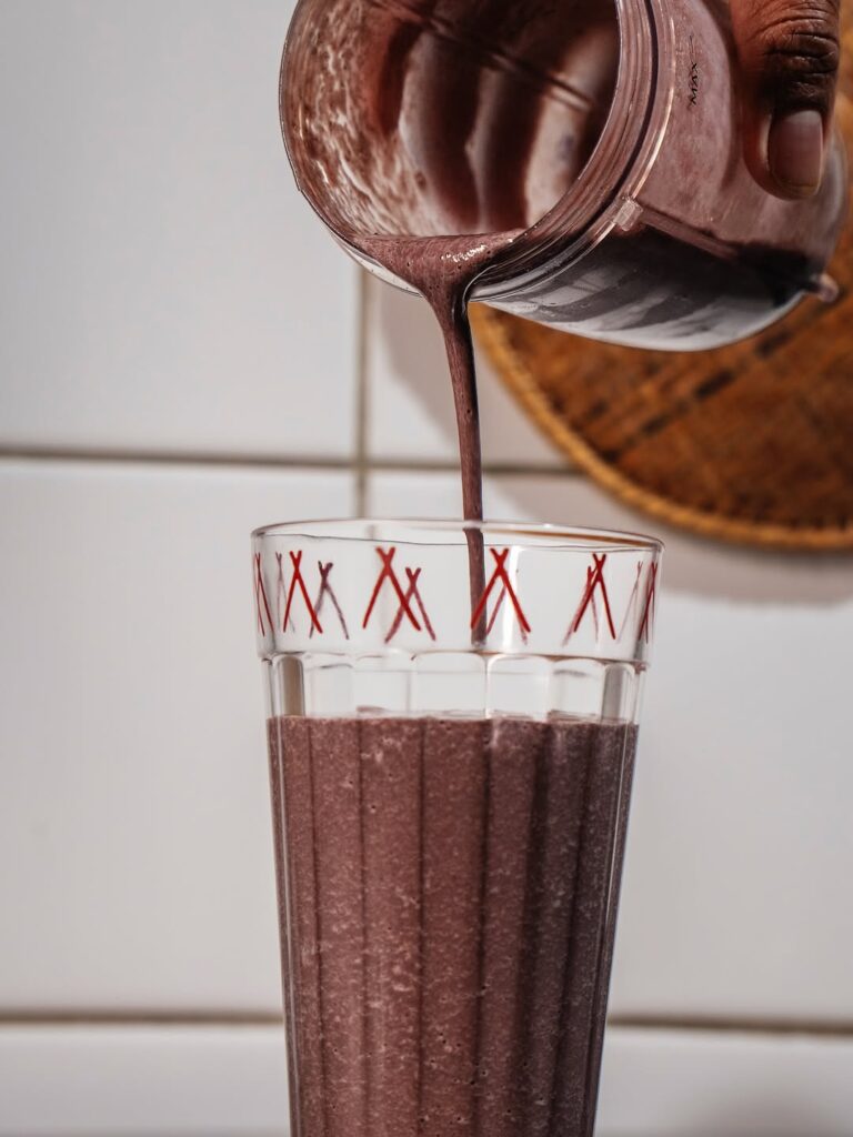 Um dos batidos mais pedidos da Tapi acai de verdade leite vegetal Naveia com ou sem Whey Pro 768x1024